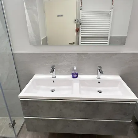 Elegant Bop Apartment