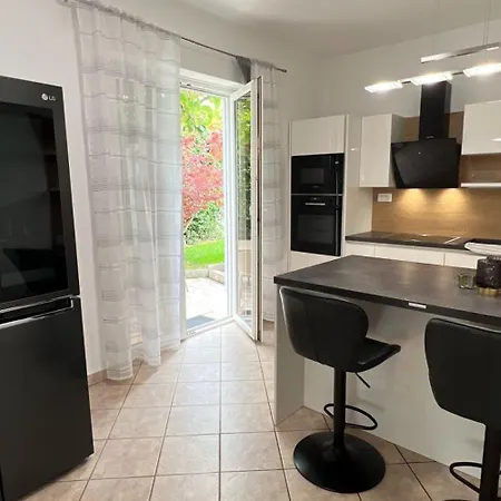 Elegant Bop Apartment *