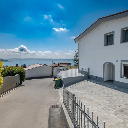 Elegant Bop Apartment